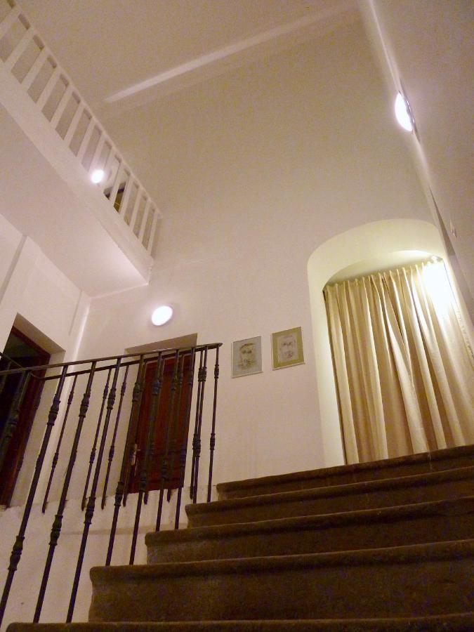 Le Ciel Par-Dessus Le Toit Bed & Breakfast Salavas Exterior foto