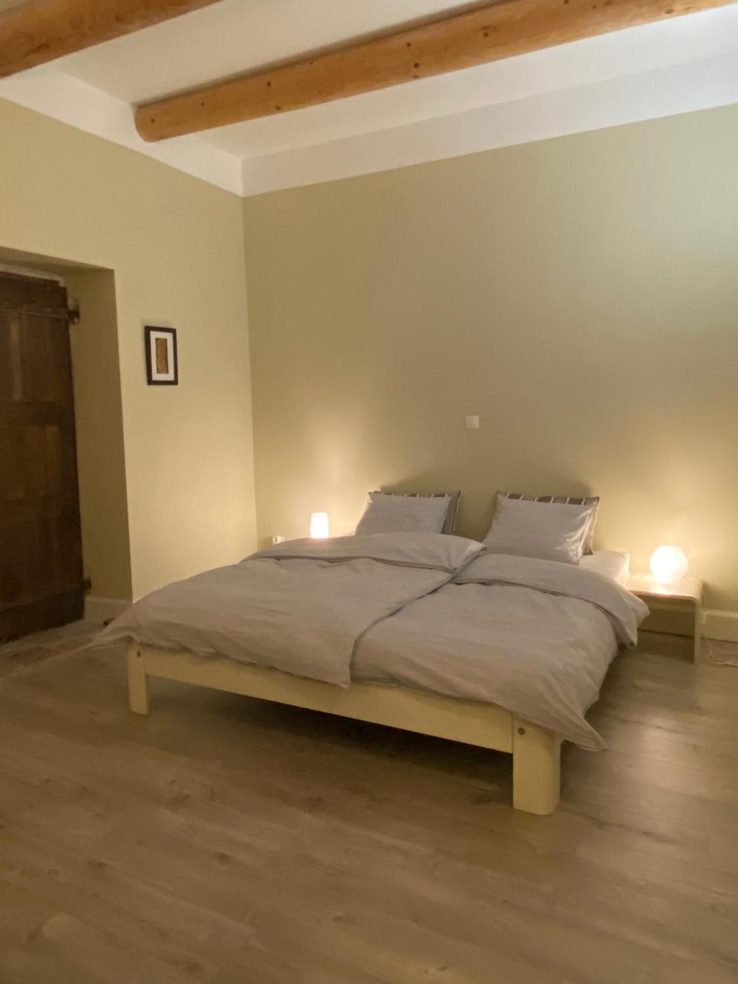Le Ciel Par-Dessus Le Toit Bed & Breakfast Salavas Exterior foto